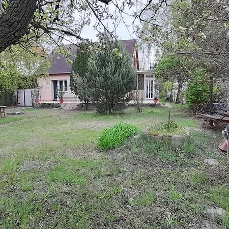 Szive Apartman 게스트하우스 *