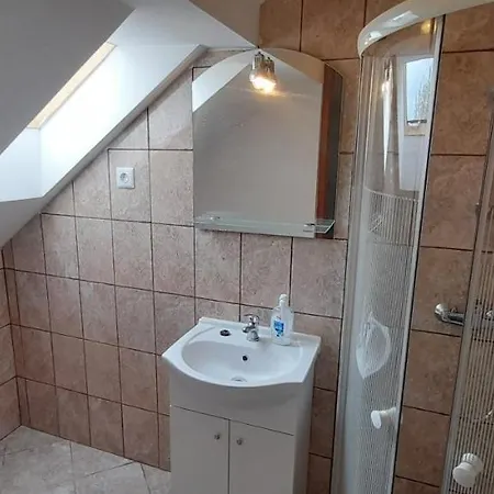 게스트하우스 Szive Apartman 자르마디